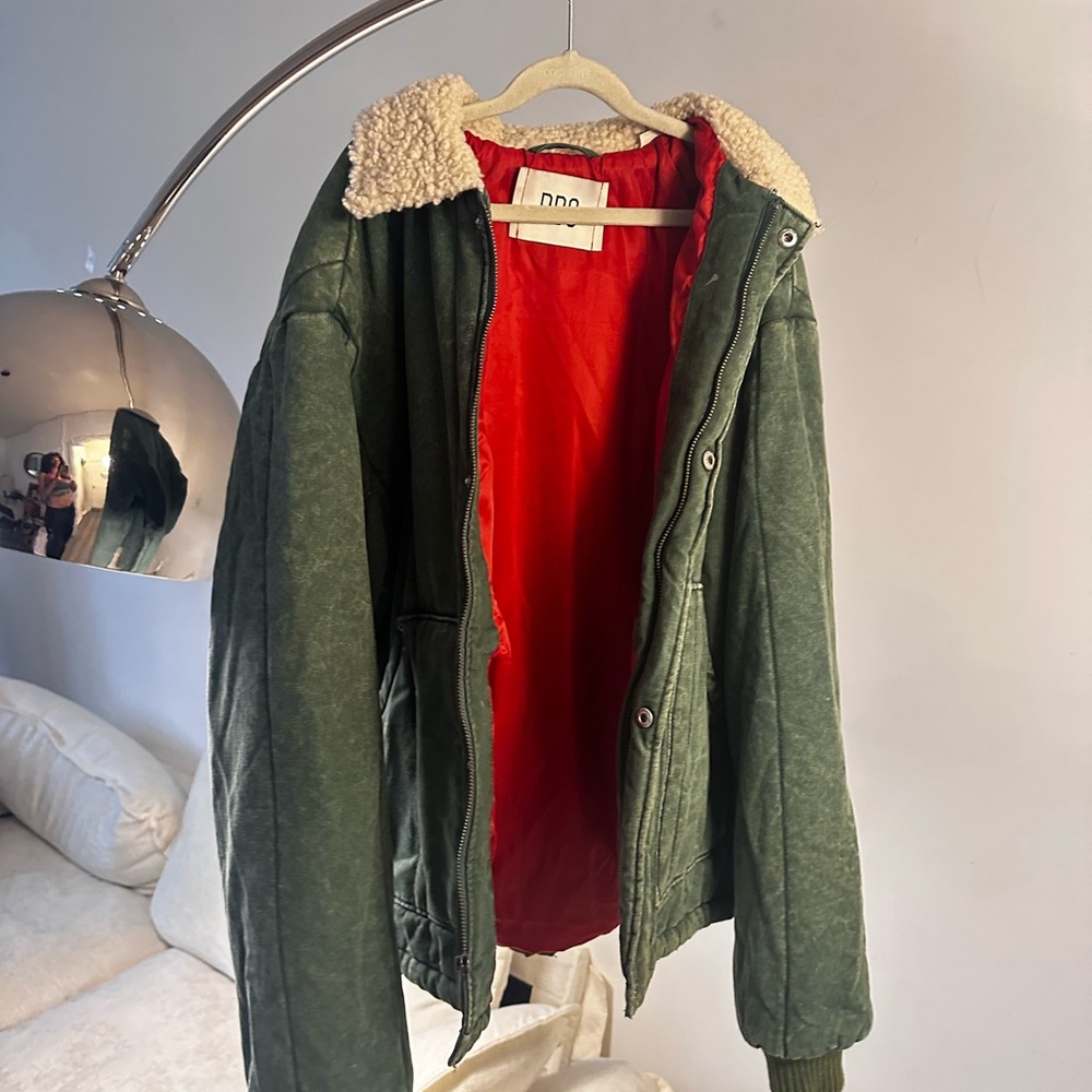 BDG Shearling-Collared Quilted Green Bomber Jacket w Red Lining